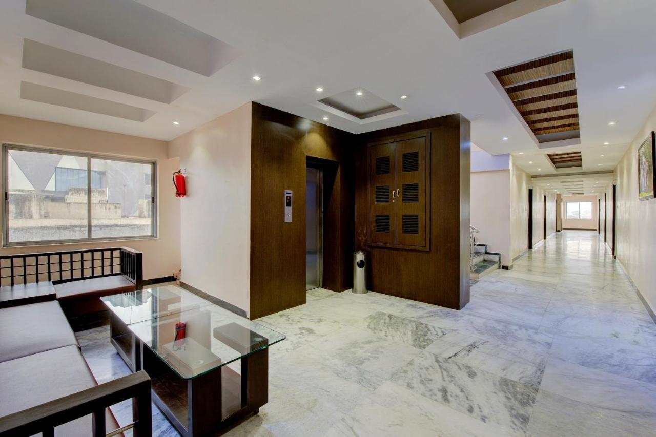 Oyo 1545 Hotel Shivani International Ahmedabad Exteriör bild