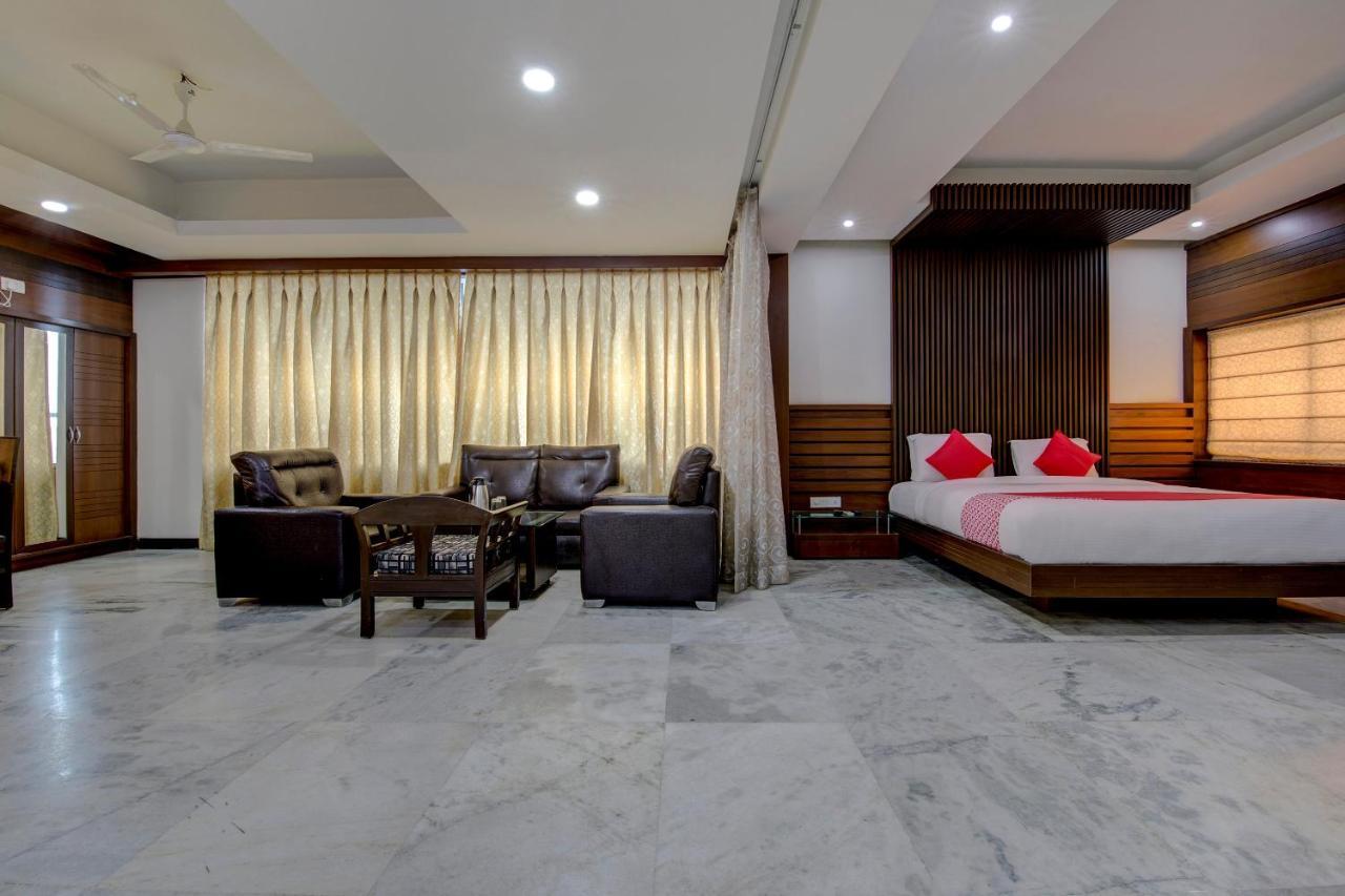 Oyo 1545 Hotel Shivani International Ahmedabad Exteriör bild