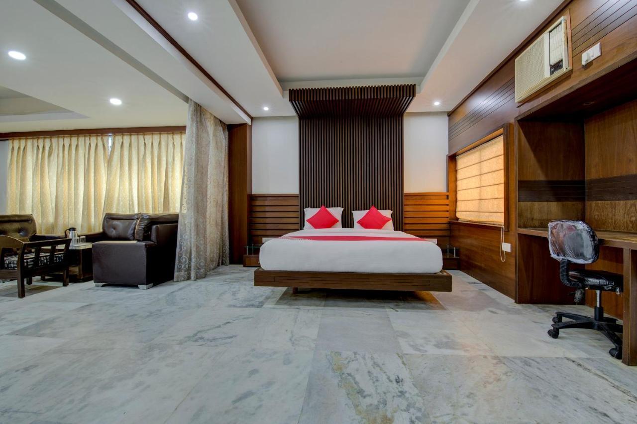Oyo 1545 Hotel Shivani International Ahmedabad Exteriör bild