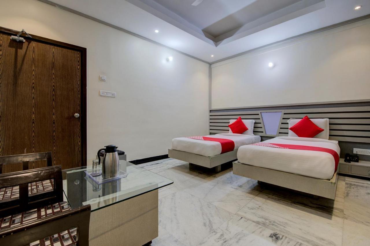 Oyo 1545 Hotel Shivani International Ahmedabad Exteriör bild