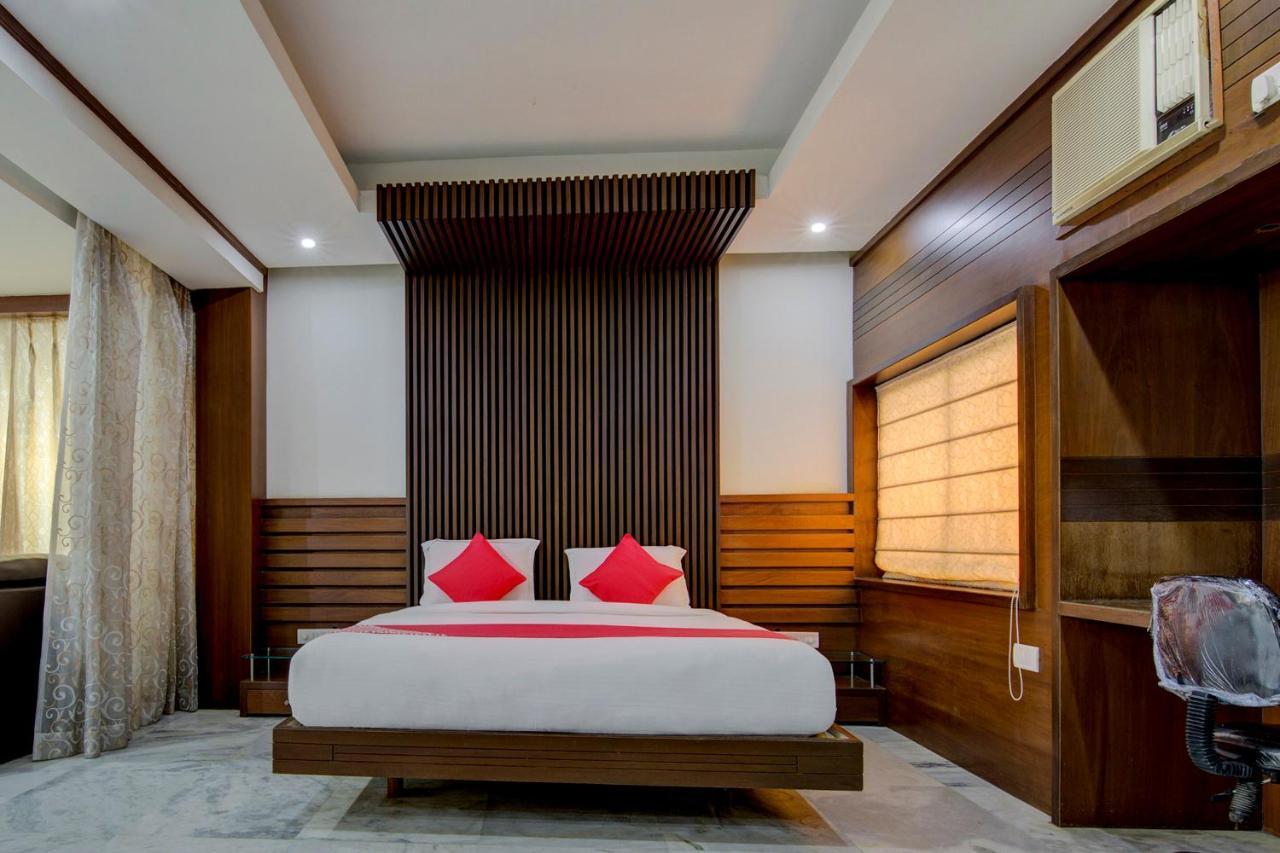 Oyo 1545 Hotel Shivani International Ahmedabad Exteriör bild