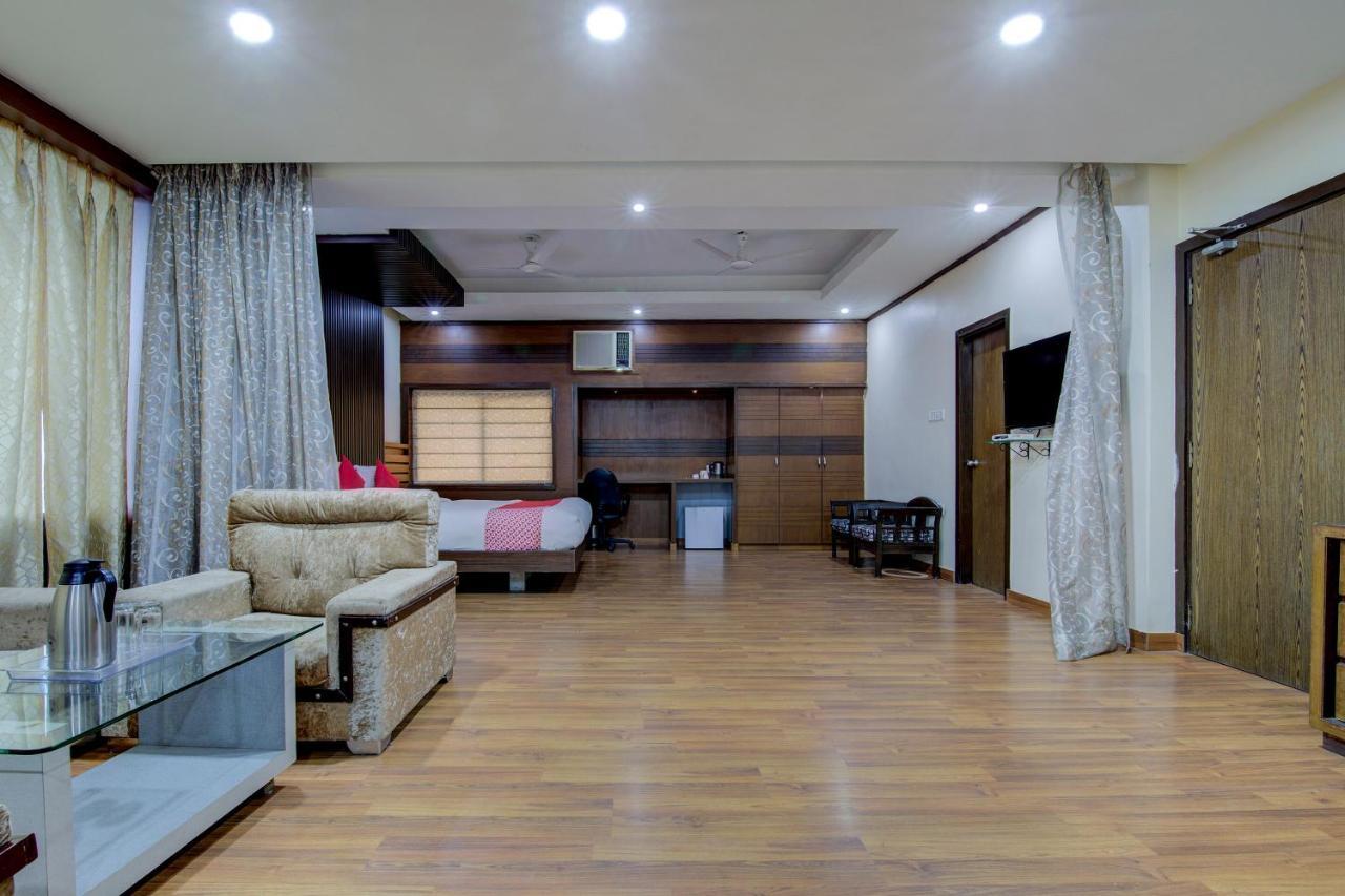 Oyo 1545 Hotel Shivani International Ahmedabad Exteriör bild