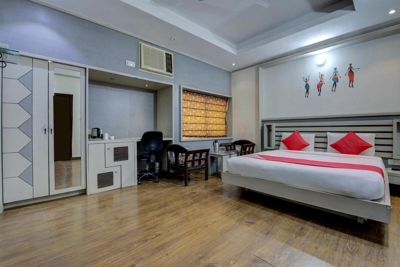 Oyo 1545 Hotel Shivani International Ahmedabad Exteriör bild
