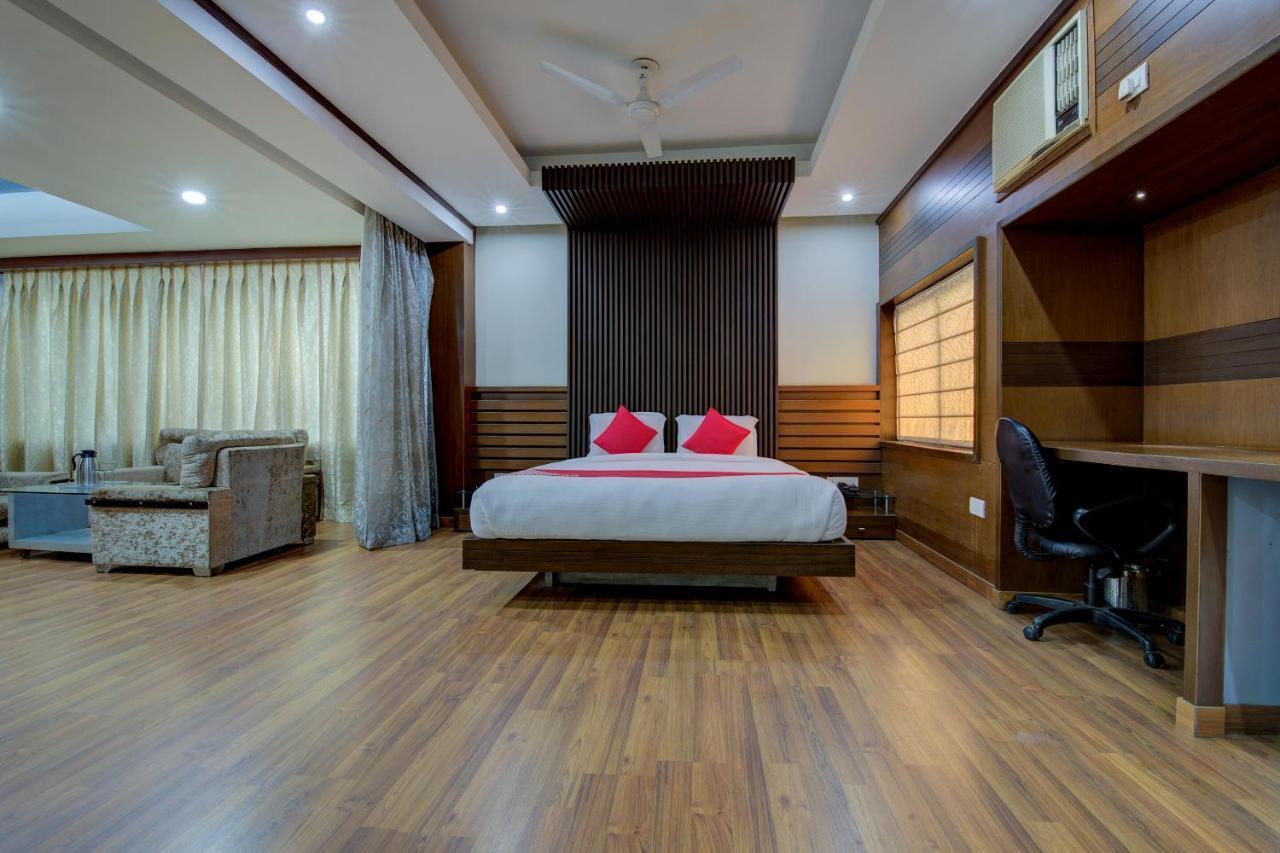 Oyo 1545 Hotel Shivani International Ahmedabad Exteriör bild