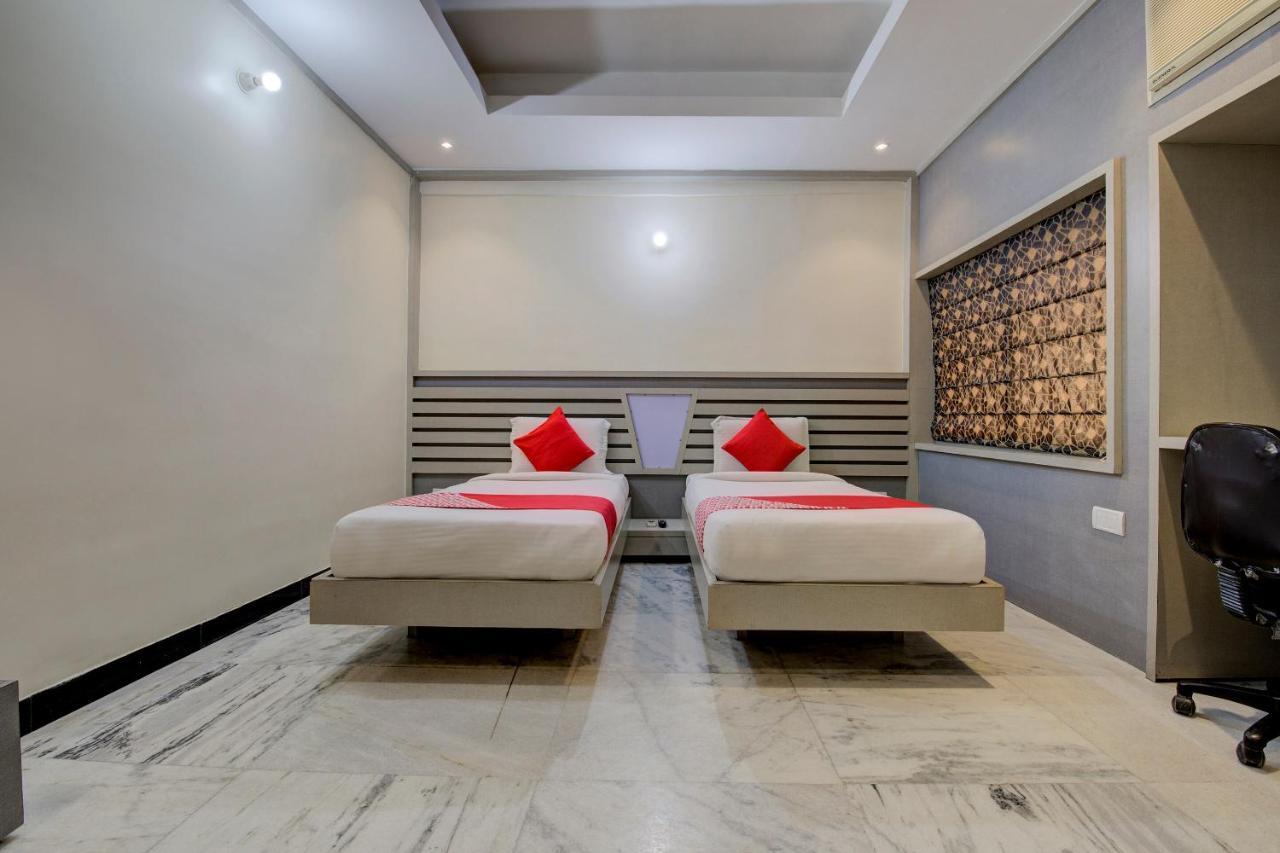 Oyo 1545 Hotel Shivani International Ahmedabad Exteriör bild