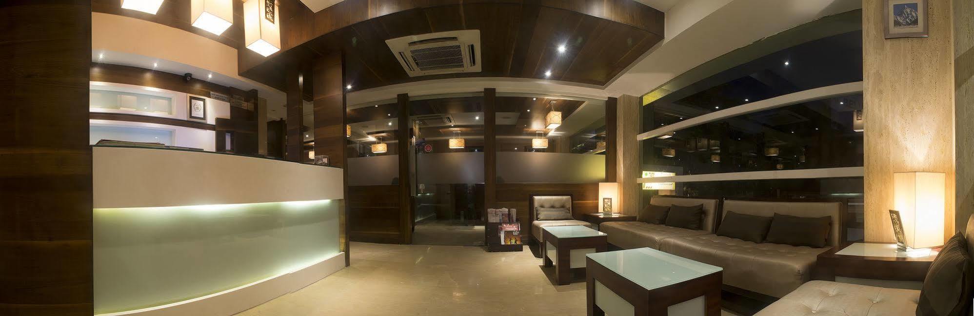 Oyo 1545 Hotel Shivani International Ahmedabad Exteriör bild