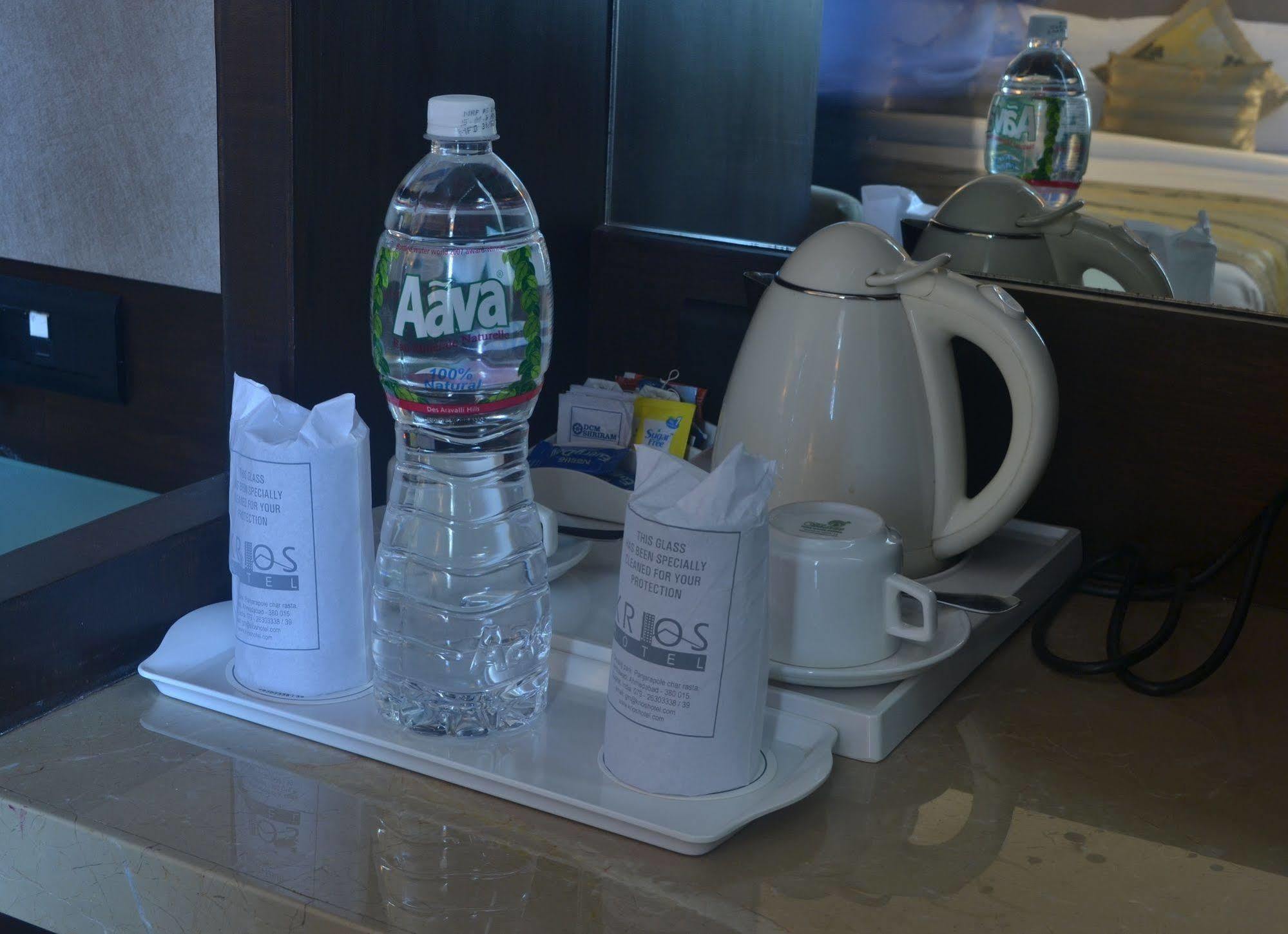 Oyo 1545 Hotel Shivani International Ahmedabad Exteriör bild