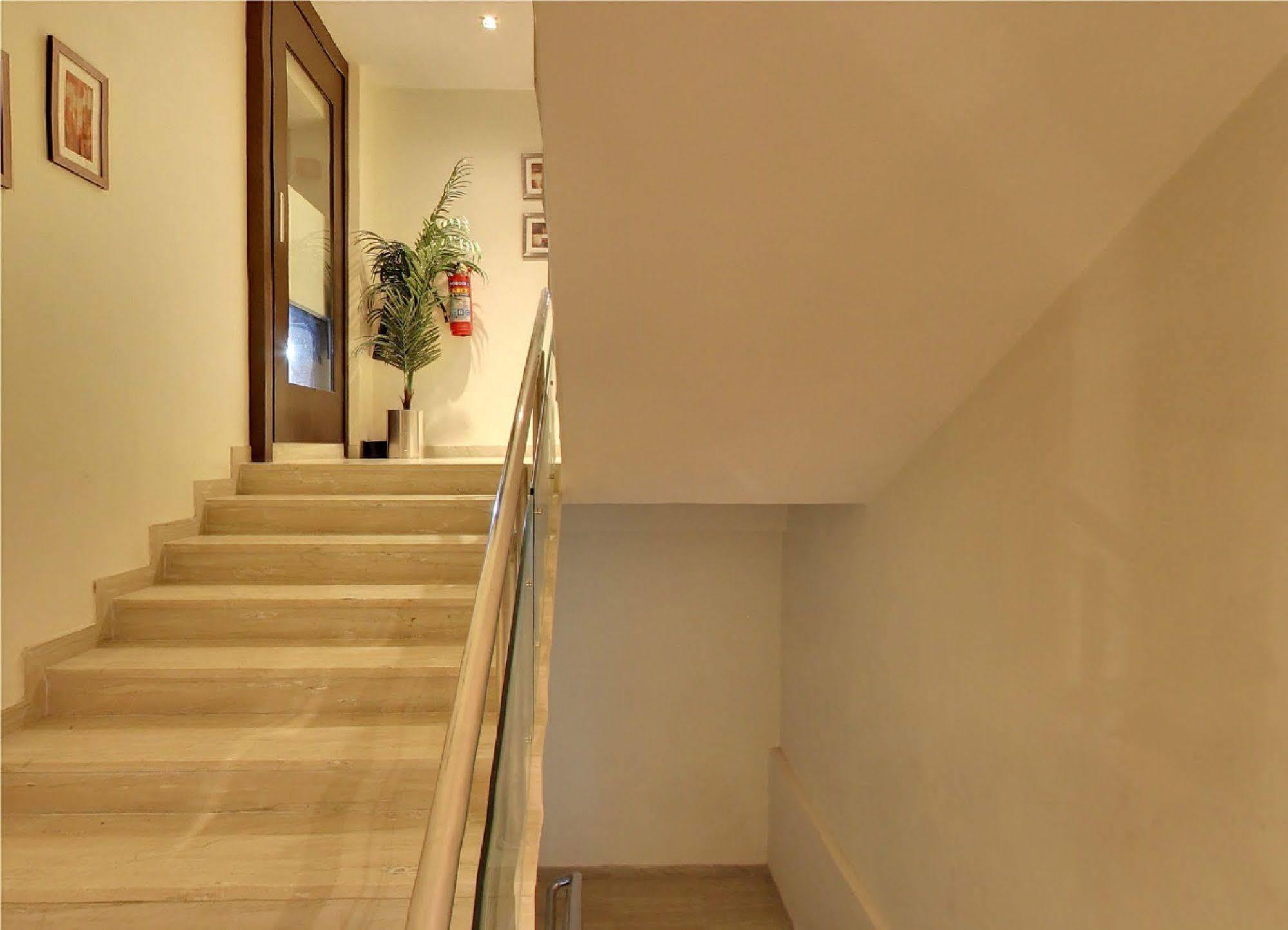 Oyo 1545 Hotel Shivani International Ahmedabad Exteriör bild
